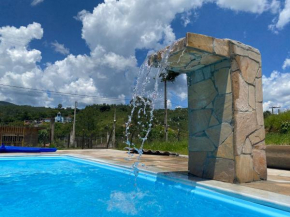 Excelente casa com piscina próximo SP